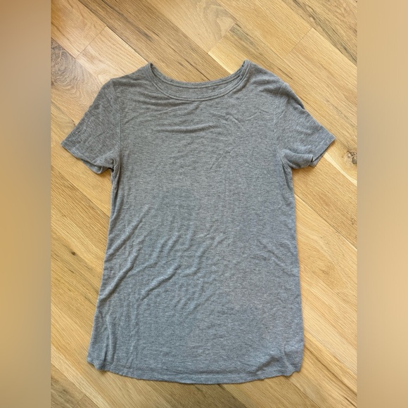 Kindred Bravely • Ribbed Bamboo Maternity Crew Neck Tee • Gray • Small - Picture 3 of 5